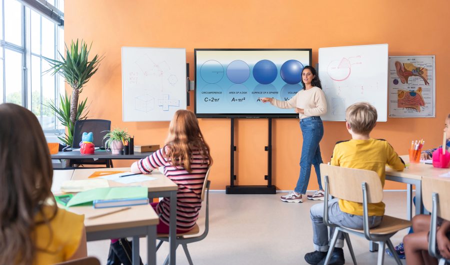 Aconcept Pro Media AV oplossingen AV systems - Interactieve beeldschermen - interactive flatscreens