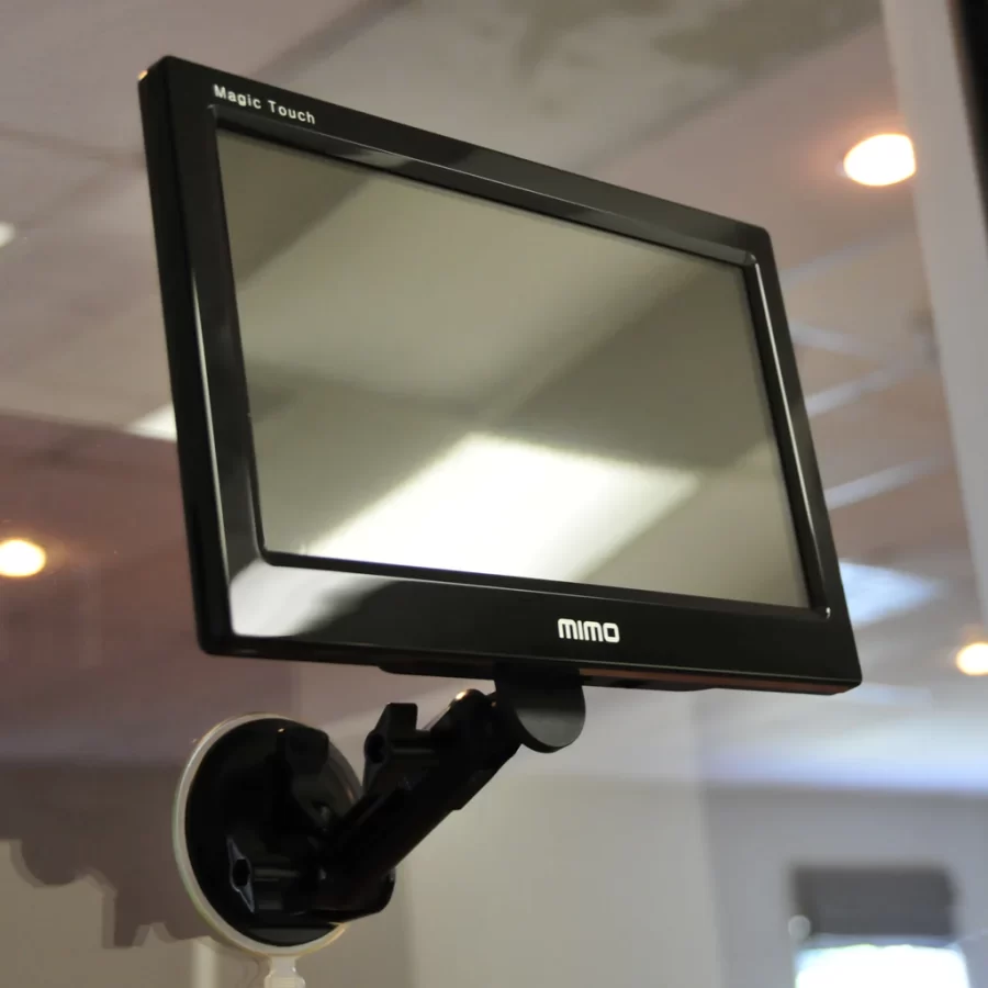 (Touchscreen) monitors on a window raam