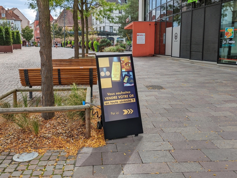 Outdoor Digital Displays Audicom Europe Poster header image