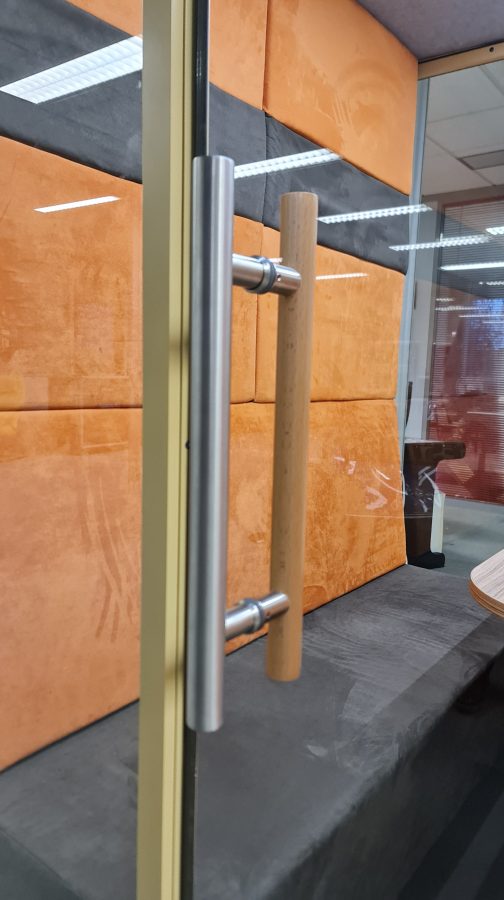 Workspace Booth Mobie door noise reduction
