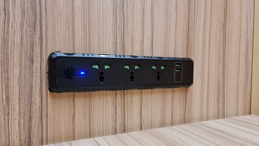 Workspace Booth Mobie USB portal